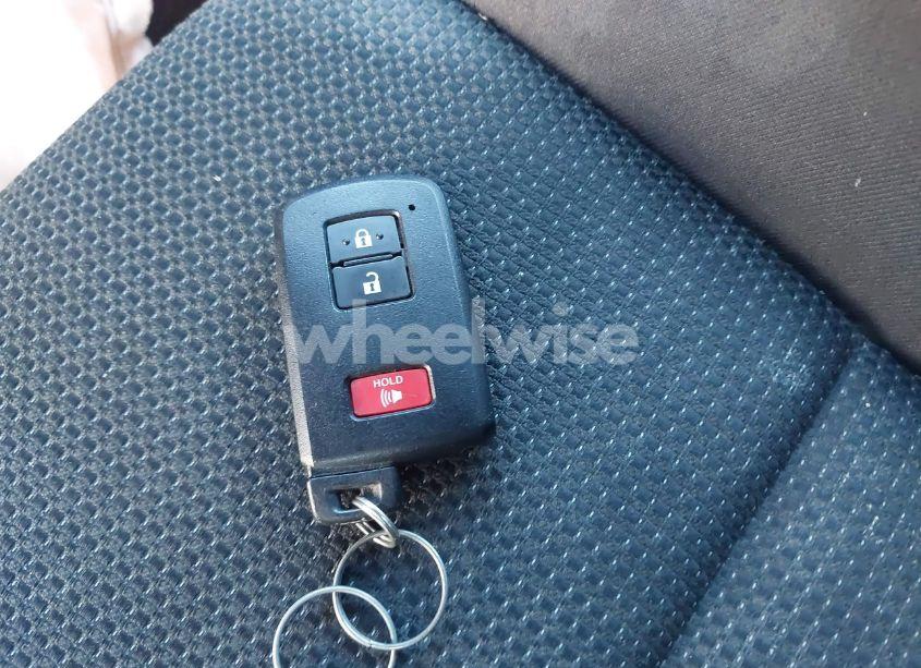 Photo 11 of 2018 Toyota Rav4 ADVENTURE/XLE (VIN 2T3RFREV2JW731055)