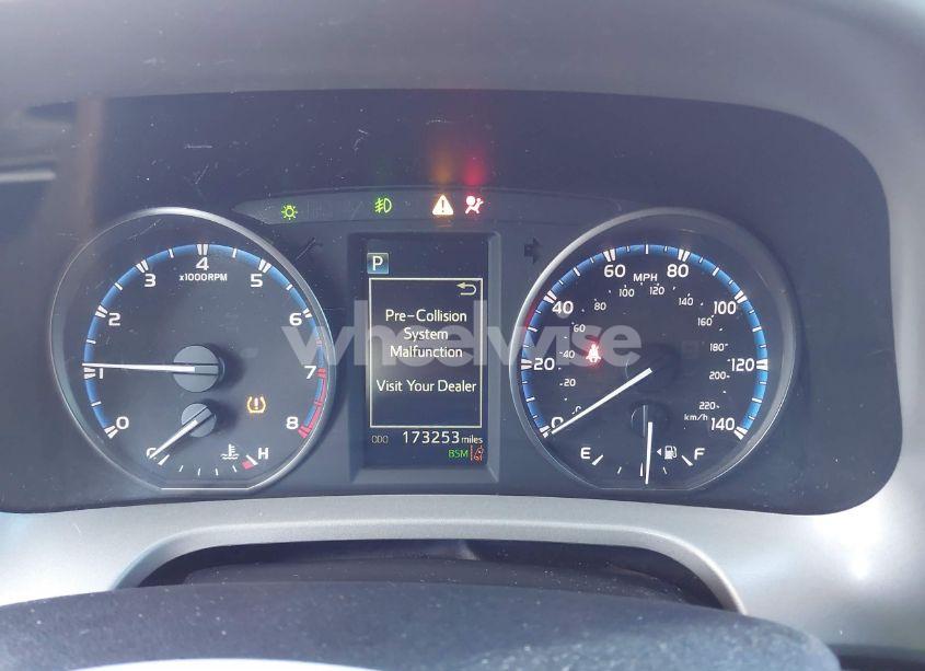 Photo 7 of 2018 Toyota Rav4 ADVENTURE/XLE (VIN 2T3RFREV2JW731055)