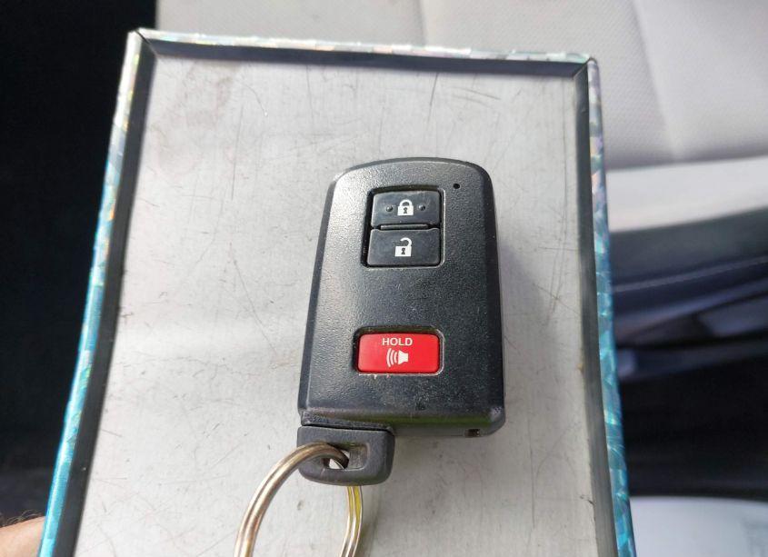 Photo 11 of 2018 Toyota Rav4 ADVENTURE/XLE (VIN 2T3RFREV2JW733310)