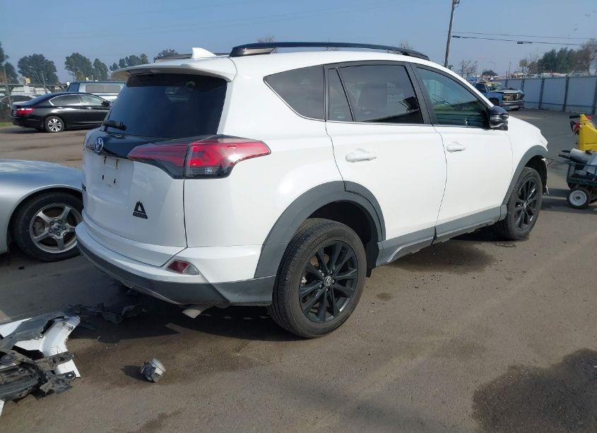 Photo 4 of 2018 Toyota Rav4 ADVENTURE/XLE (VIN 2T3RFREV2JW733310)