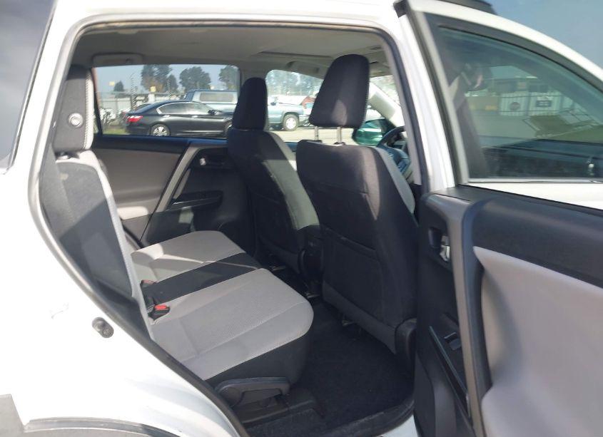 Photo 8 of 2018 Toyota Rav4 ADVENTURE/XLE (VIN 2T3RFREV2JW733310)