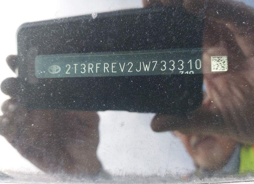 Photo 9 of 2018 Toyota Rav4 ADVENTURE/XLE (VIN 2T3RFREV2JW733310)