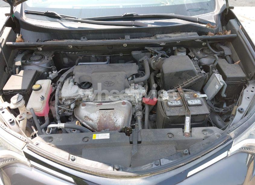 Photo 10 of 2018 Toyota Rav4 ADVENTURE/XLE (VIN 2T3RFREV2JW738510)