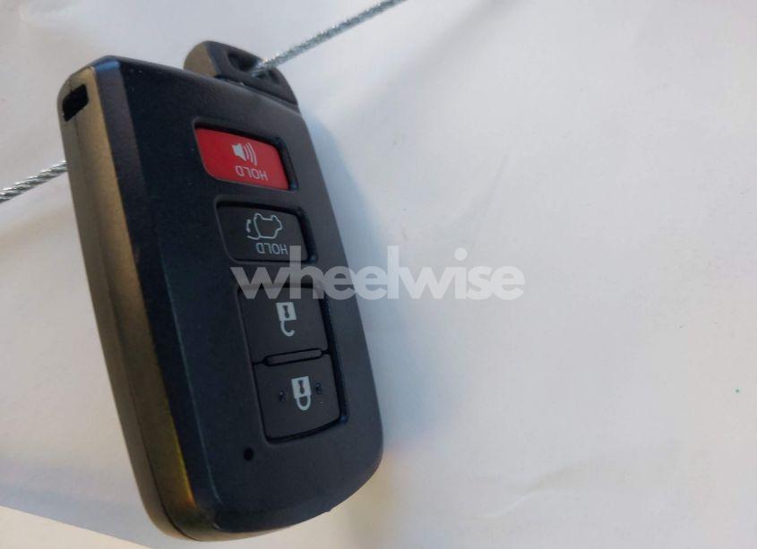 Photo 11 of 2018 Toyota Rav4 ADVENTURE/XLE (VIN 2T3RFREV2JW743853)