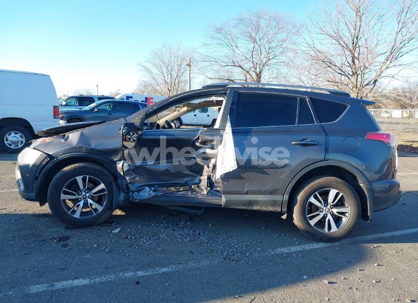 Photo 14 of 2018 Toyota Rav4 ADVENTURE/XLE (VIN 2T3RFREV2JW743853)