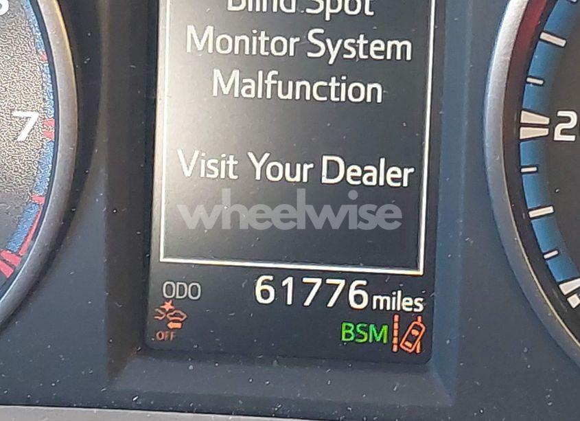 Photo 15 of 2018 Toyota Rav4 ADVENTURE/XLE (VIN 2T3RFREV2JW743853)