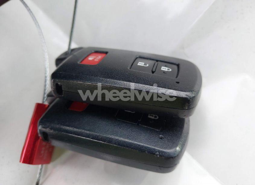 Photo 11 of 2018 Toyota Rav4 ADVENTURE/XLE (VIN 2T3RFREV2JW777906)