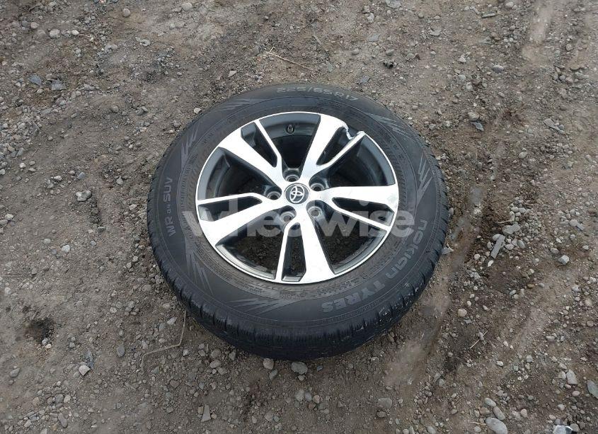 Photo 12 of 2018 Toyota Rav4 ADVENTURE/XLE (VIN 2T3RFREV2JW777906)