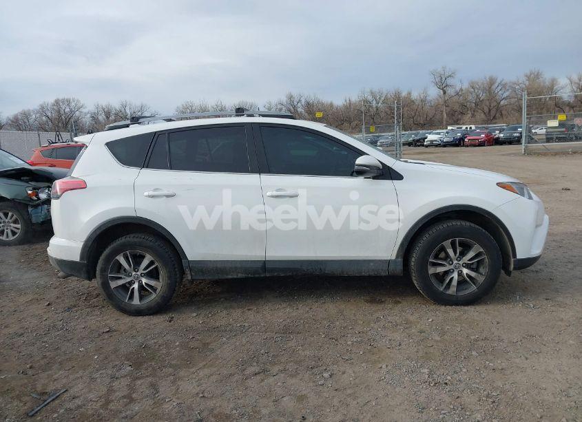 Photo 14 of 2018 Toyota Rav4 ADVENTURE/XLE (VIN 2T3RFREV2JW777906)
