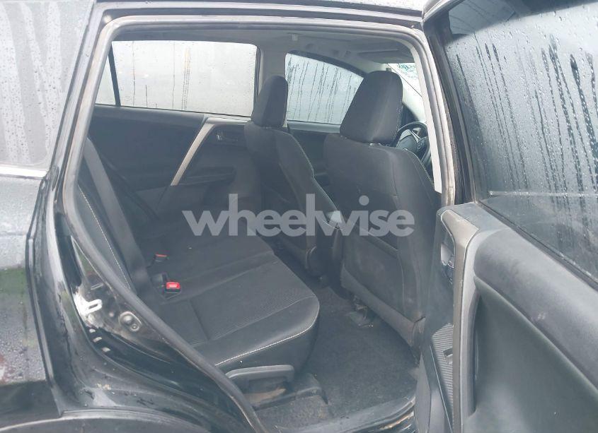 Photo 8 of 2014 Toyota Rav4 XLE (VIN 2T3RFREV3EW153053)