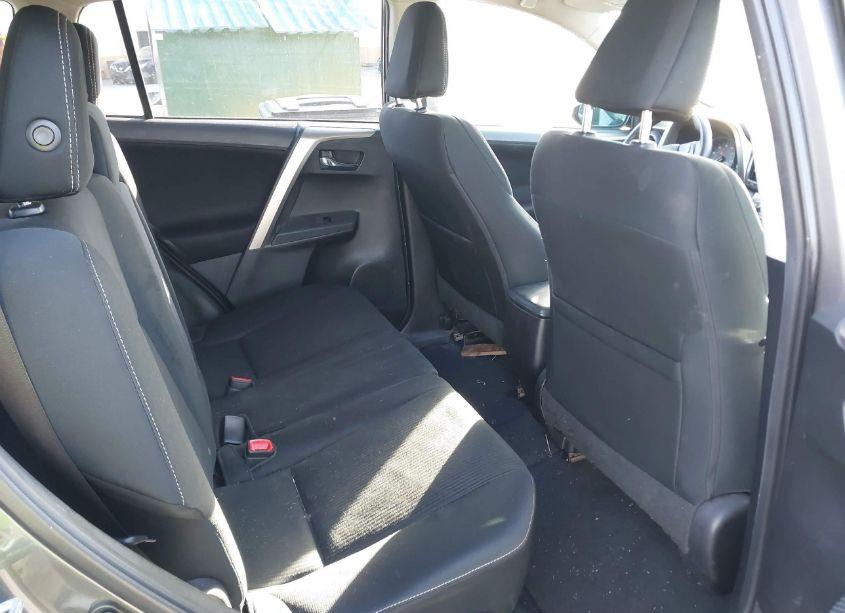 Photo 8 of 2014 Toyota Rav4 XLE (VIN 2T3RFREV3EW202767)