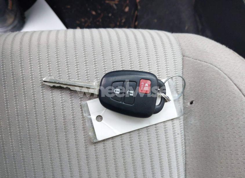 Photo 11 of 2015 Toyota Rav4 XLE (VIN 2T3RFREV3FW241344)