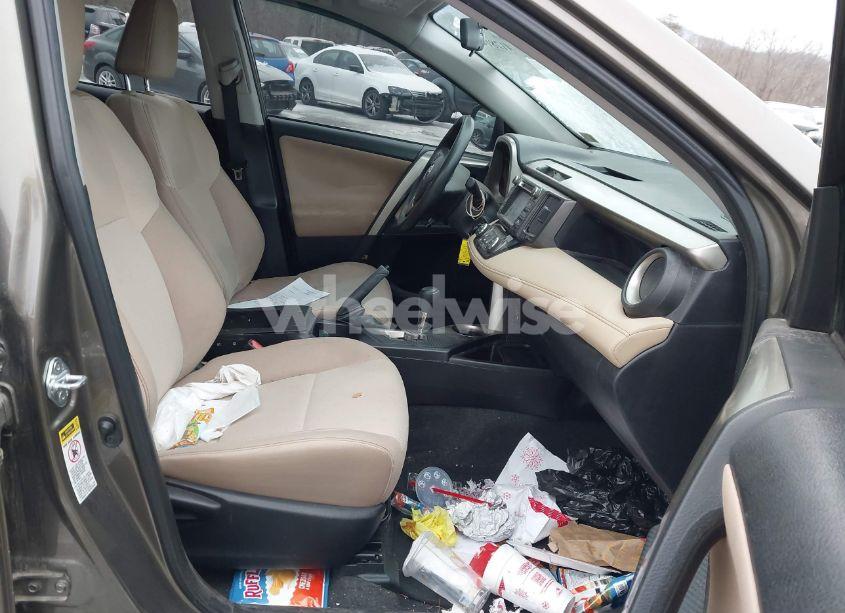 Photo 5 of 2015 Toyota Rav4 XLE (VIN 2T3RFREV3FW241344)