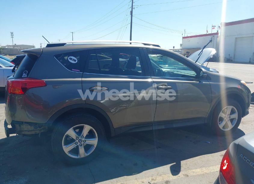 Photo 13 of 2015 Toyota Rav4 XLE (VIN 2T3RFREV3FW278815)