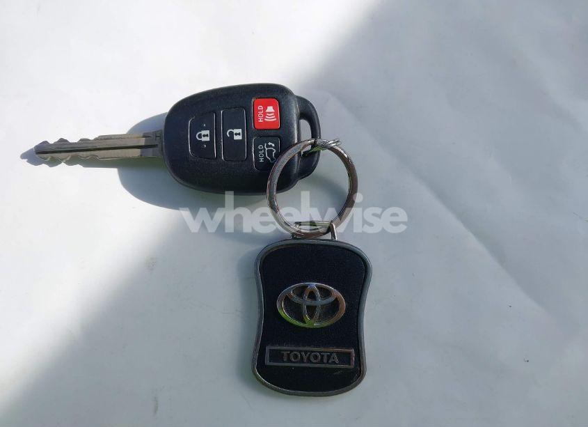 Photo 11 of 2015 Toyota Rav4 XLE (VIN 2T3RFREV3FW321338)