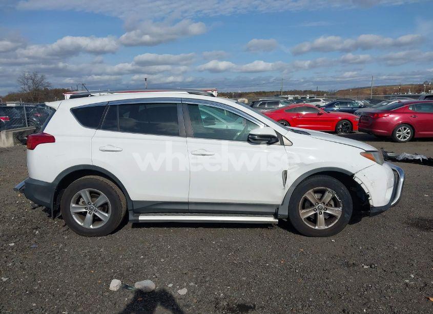 Photo 13 of 2015 Toyota Rav4 XLE (VIN 2T3RFREV3FW321338)