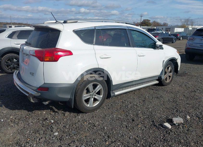 Photo 4 of 2015 Toyota Rav4 XLE (VIN 2T3RFREV3FW321338)