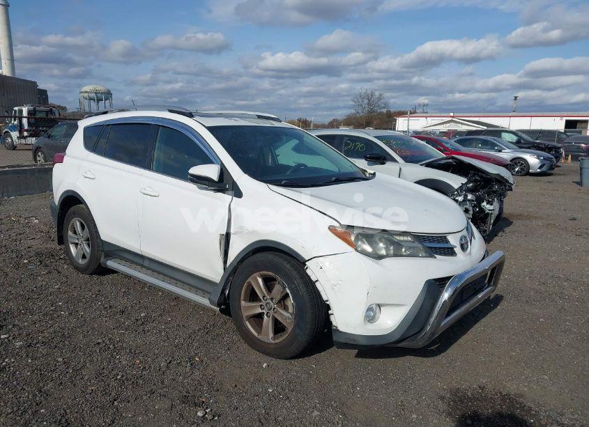Photo 6 of 2015 Toyota Rav4 XLE (VIN 2T3RFREV3FW321338)