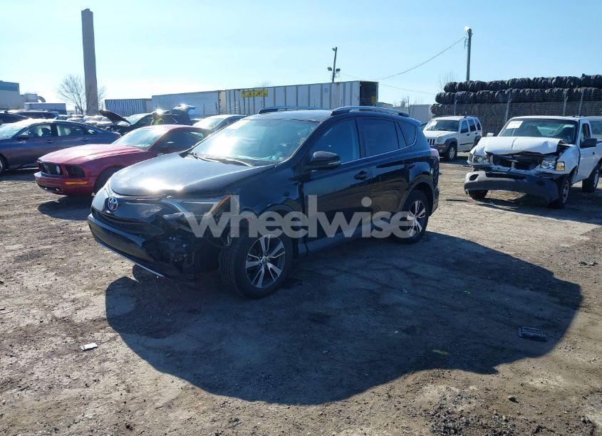 Photo 2 of 2016 Toyota Rav4 XLE (VIN 2T3RFREV3GW430092)