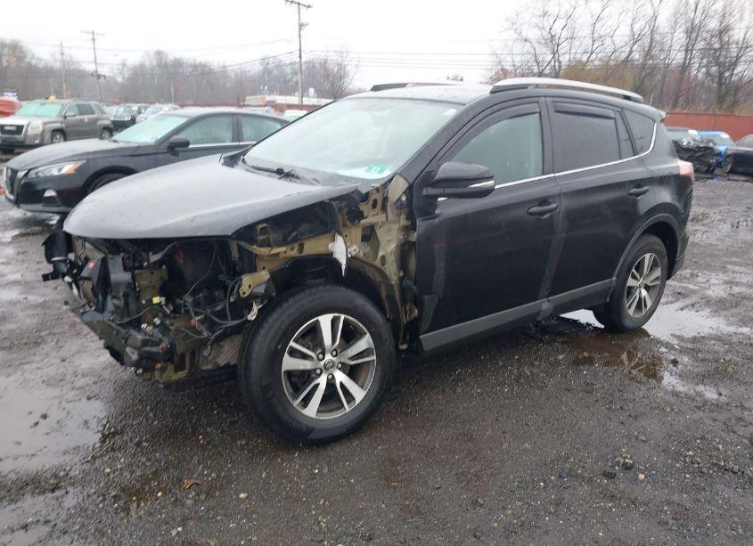 Photo 2 of 2016 Toyota Rav4 XLE (VIN 2T3RFREV3GW488025)