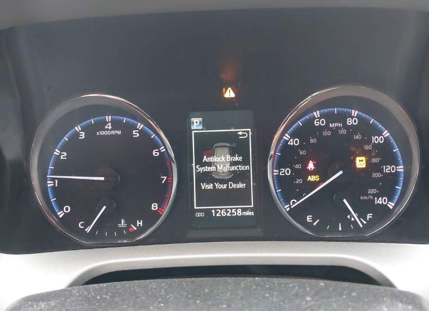 Photo 7 of 2016 Toyota Rav4 XLE (VIN 2T3RFREV3GW488025)