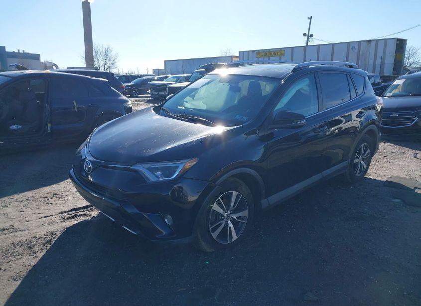 Photo 2 of 2016 Toyota Rav4 XLE (VIN 2T3RFREV3GW488378)