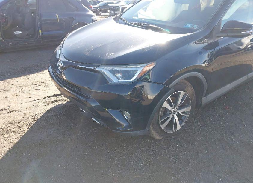 Photo 6 of 2016 Toyota Rav4 XLE (VIN 2T3RFREV3GW488378)