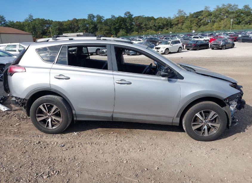 Photo 14 of 2016 Toyota Rav4 XLE (VIN 2T3RFREV3GW537577)