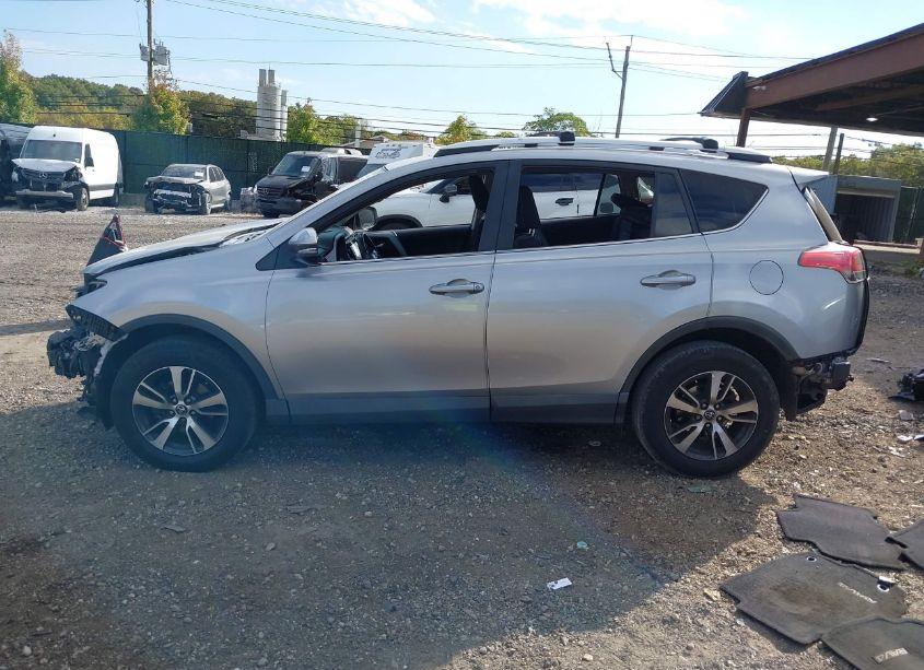 Photo 15 of 2016 Toyota Rav4 XLE (VIN 2T3RFREV3GW537577)