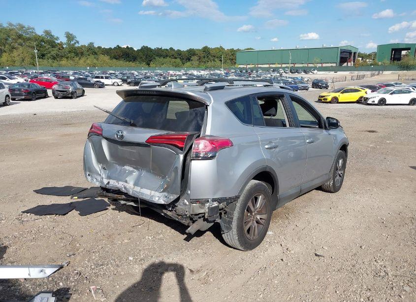 Photo 4 of 2016 Toyota Rav4 XLE (VIN 2T3RFREV3GW537577)