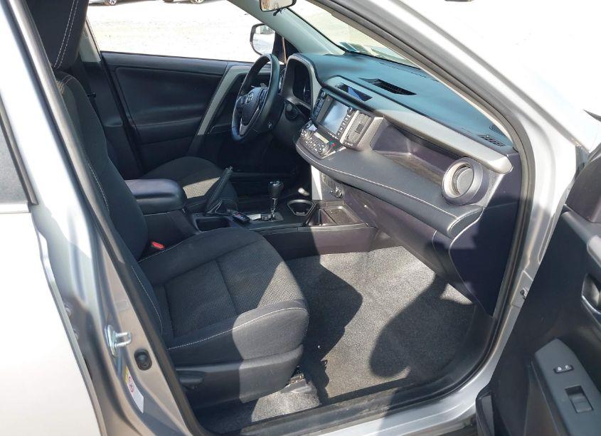 Photo 5 of 2016 Toyota Rav4 XLE (VIN 2T3RFREV3GW537577)