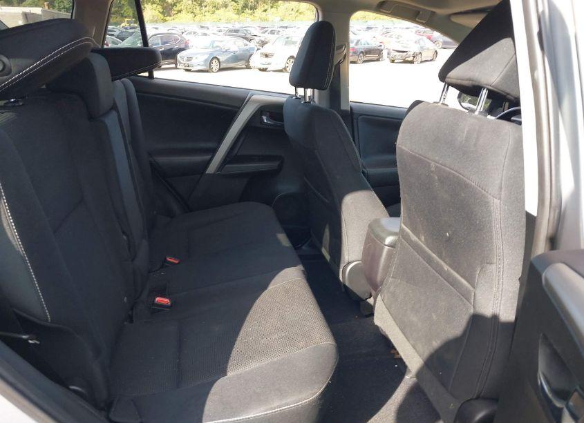Photo 8 of 2016 Toyota Rav4 XLE (VIN 2T3RFREV3GW537577)