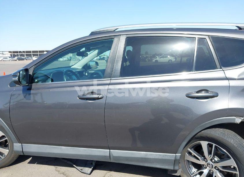 Photo 14 of 2017 Toyota Rav4 XLE (VIN 2T3RFREV3HW546118)