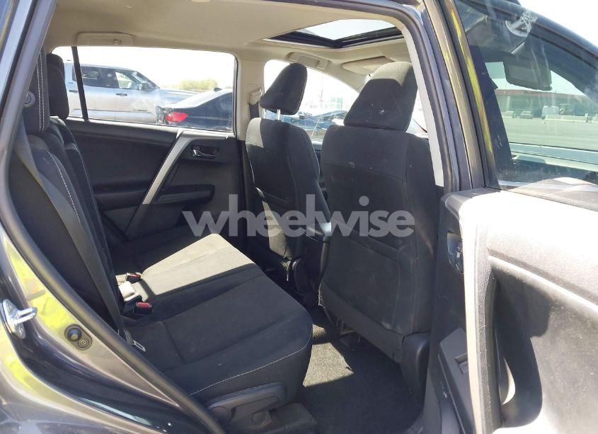 Photo 8 of 2017 Toyota Rav4 XLE (VIN 2T3RFREV3HW546118)