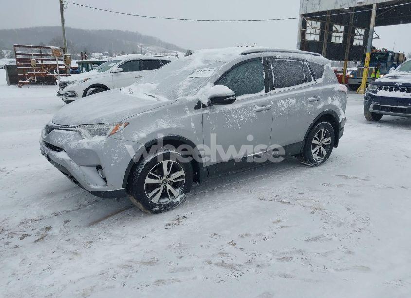 Photo 2 of 2017 Toyota Rav4 XLE (VIN 2T3RFREV3HW554428)