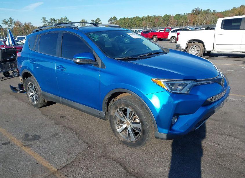 2017 Toyota Rav4 XLE (VIN 2T3RFREV3HW616250) main photo