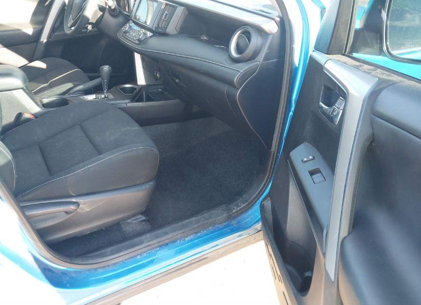 Photo 5 of 2017 Toyota Rav4 XLE (VIN 2T3RFREV3HW616250)