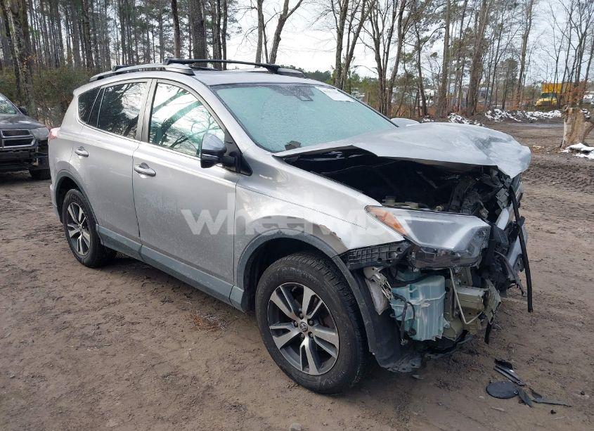 2017 Toyota Rav4 XLE (VIN 2T3RFREV3HW674214) main photo
