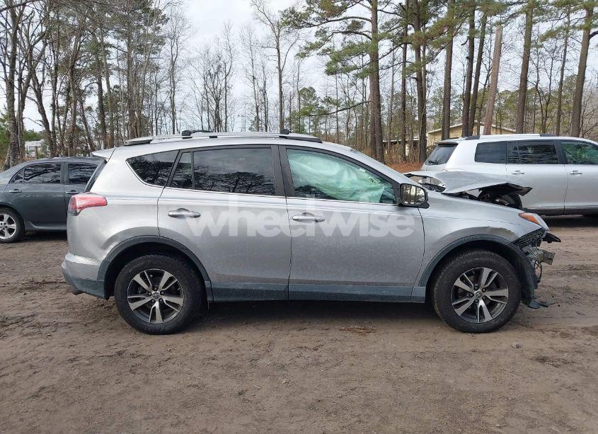 Photo 13 of 2017 Toyota Rav4 XLE (VIN 2T3RFREV3HW674214)