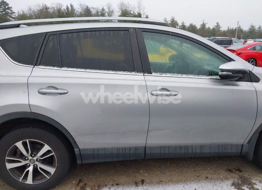 Photo 13 of 2017 Toyota Rav4 XLE (VIN 2T3RFREV3HW685195)