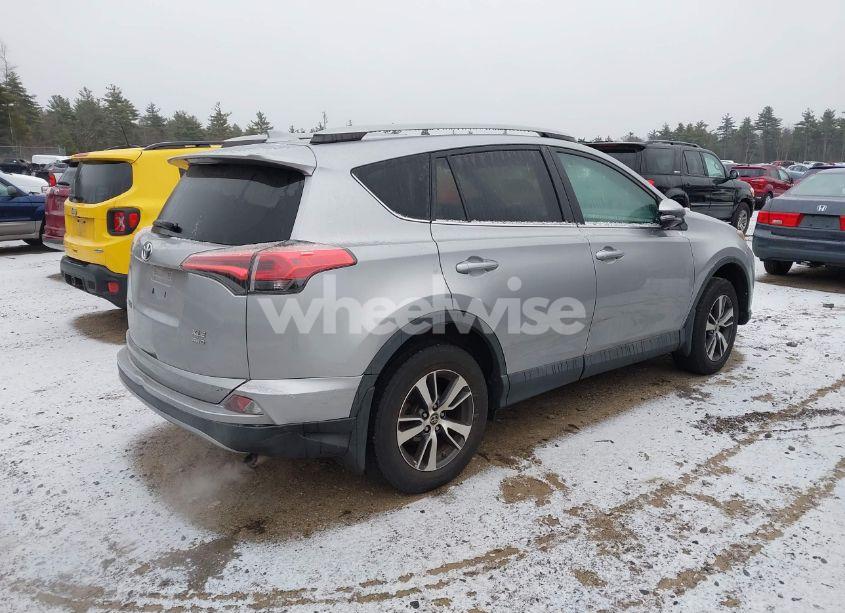 Photo 4 of 2017 Toyota Rav4 XLE (VIN 2T3RFREV3HW685195)