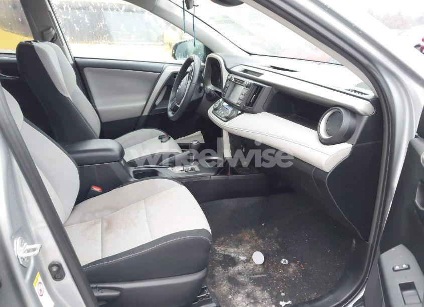 Photo 5 of 2017 Toyota Rav4 XLE (VIN 2T3RFREV3HW685195)