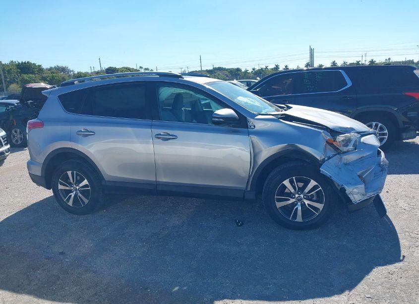 Photo 13 of 2017 Toyota Rav4 XLE (VIN 2T3RFREV3HW695774)