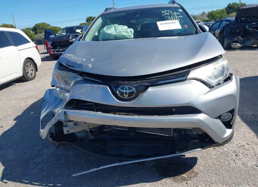 Photo 6 of 2017 Toyota Rav4 XLE (VIN 2T3RFREV3HW695774)