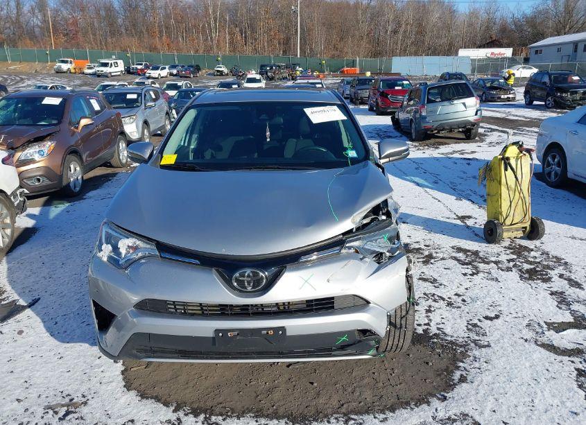 Photo 12 of 2018 Toyota Rav4 XLE (VIN 2T3RFREV3JW732215)