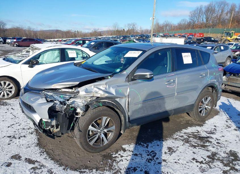 Photo 14 of 2018 Toyota Rav4 XLE (VIN 2T3RFREV3JW732215)