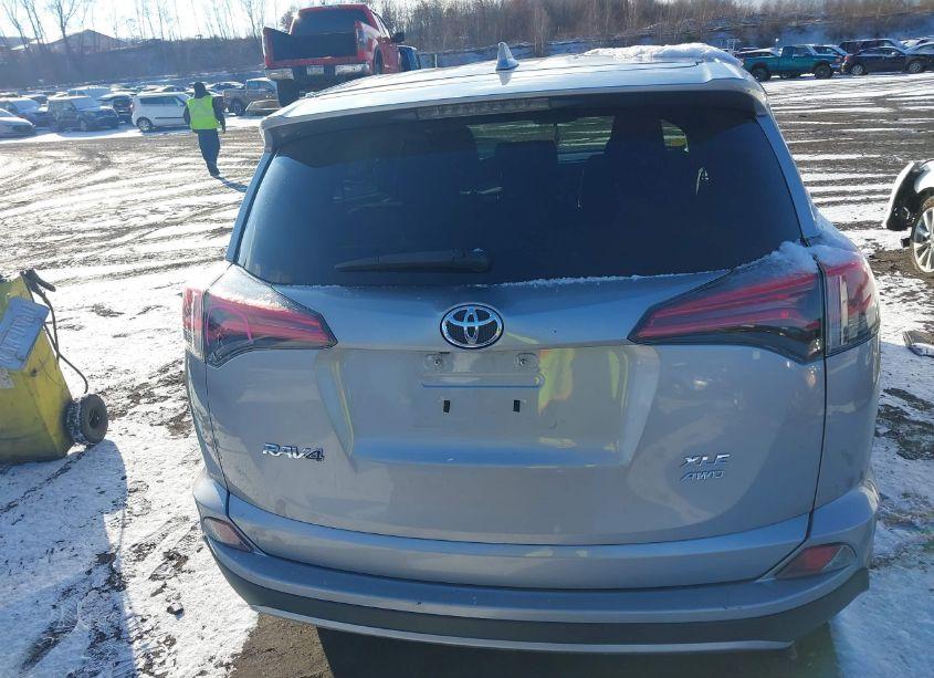 Photo 16 of 2018 Toyota Rav4 XLE (VIN 2T3RFREV3JW732215)