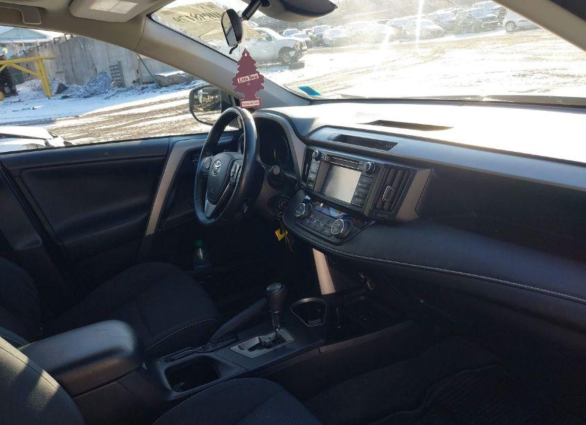 Photo 5 of 2018 Toyota Rav4 XLE (VIN 2T3RFREV3JW732215)