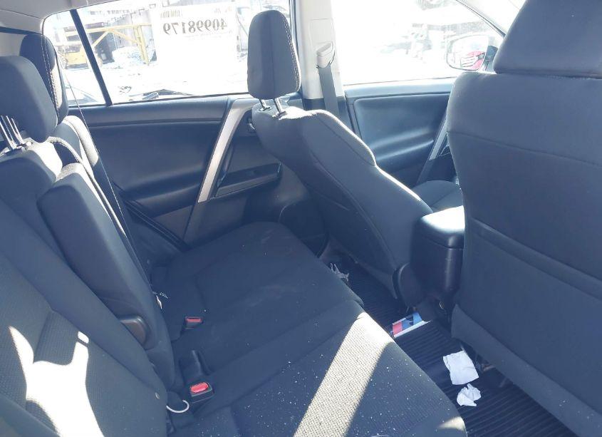 Photo 8 of 2018 Toyota Rav4 XLE (VIN 2T3RFREV3JW732215)