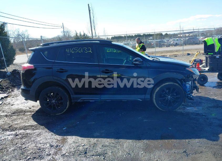 Photo 14 of 2018 Toyota Rav4 ADVENTURE/XLE (VIN 2T3RFREV3JW733705)